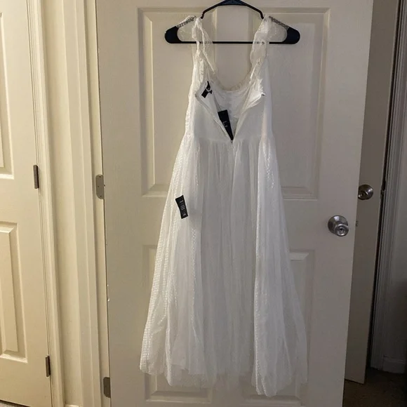 White Midi Dress medium Lulus - Picture 2 of 7